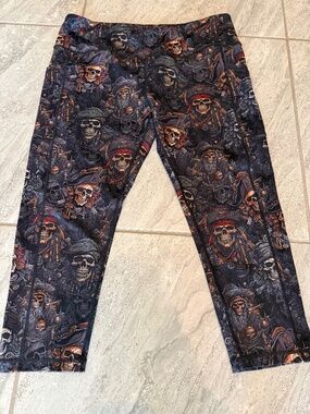 Constantly Varied Gear Pirates Booty Capri Leggings XXL